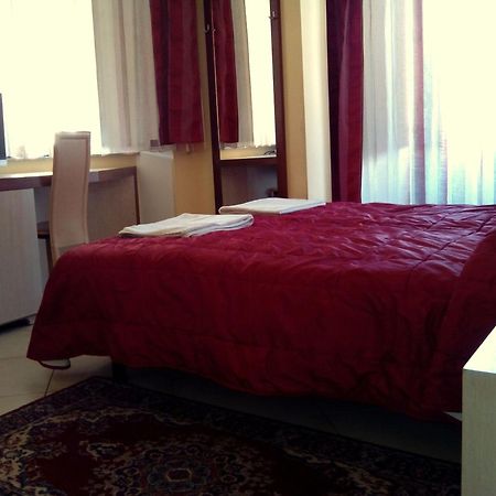 Hotel Conte Ruggero セッラ・サン・ブルーノ 部屋 写真