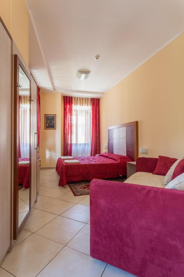 Hotel Conte Ruggero セッラ・サン・ブルーノ エクステリア 写真
