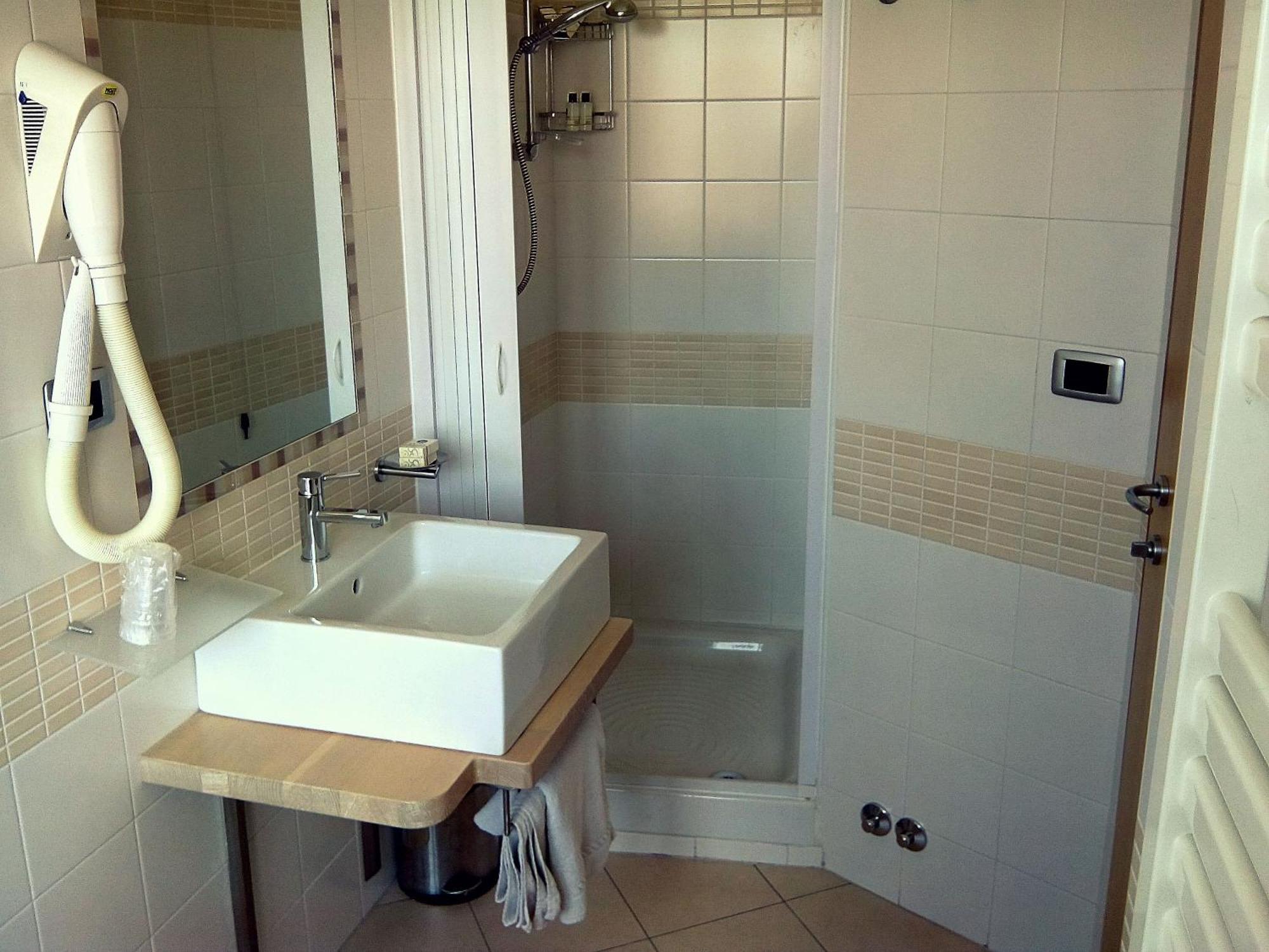 Hotel Conte Ruggero セッラ・サン・ブルーノ 部屋 写真