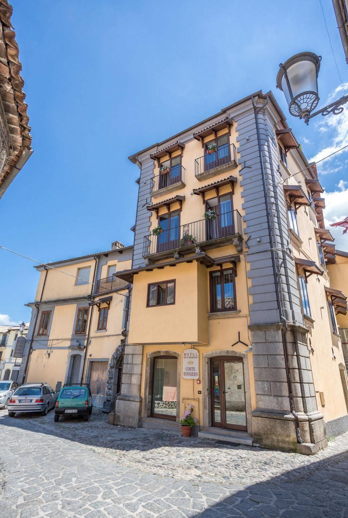 Hotel Conte Ruggero セッラ・サン・ブルーノ エクステリア 写真