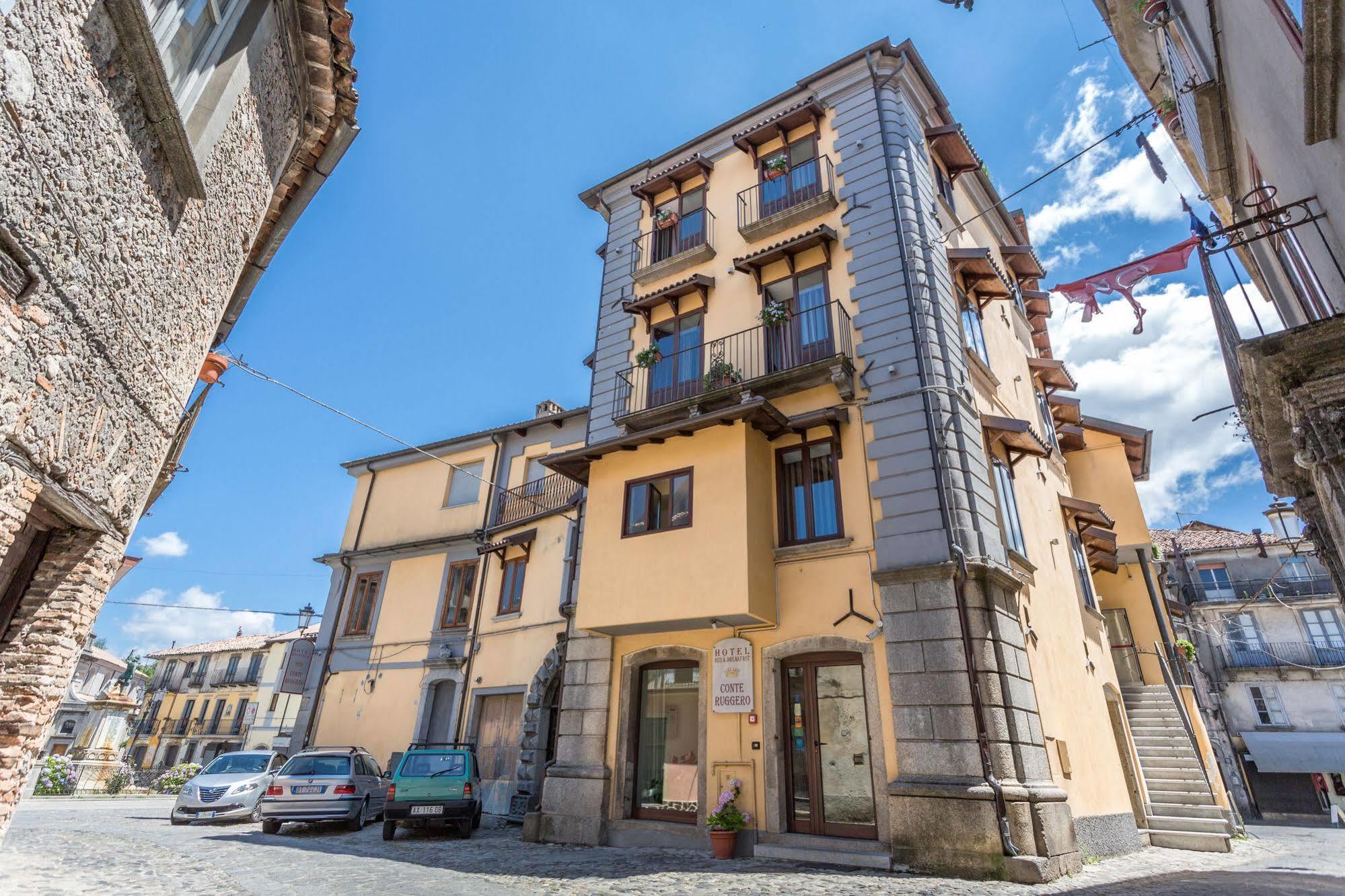 Hotel Conte Ruggero セッラ・サン・ブルーノ エクステリア 写真