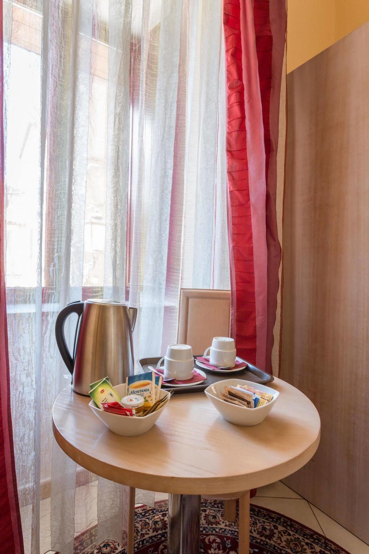 Hotel Conte Ruggero セッラ・サン・ブルーノ エクステリア 写真